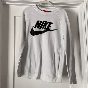 Nike sweater with side pockets